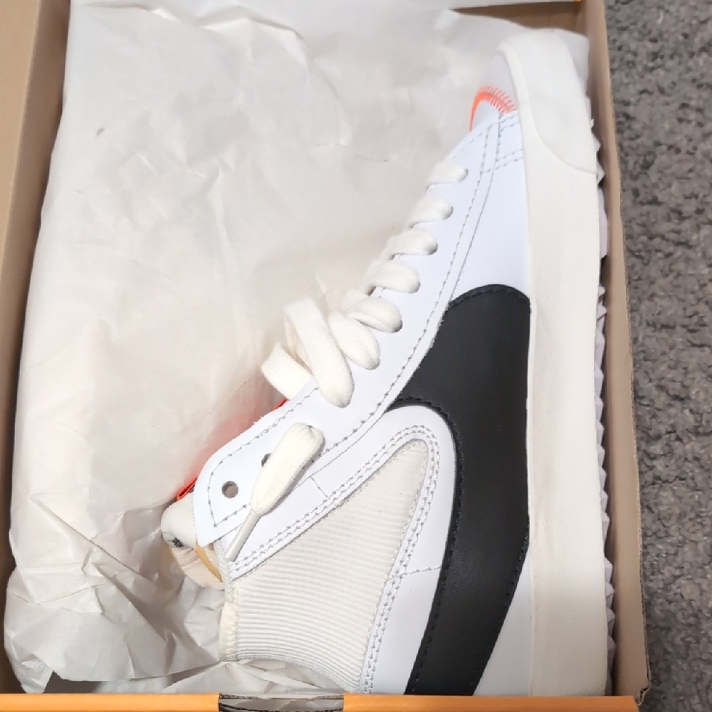 Nike Blazers Mid 77 Jumbo CheckWhite and Black Sneakers
